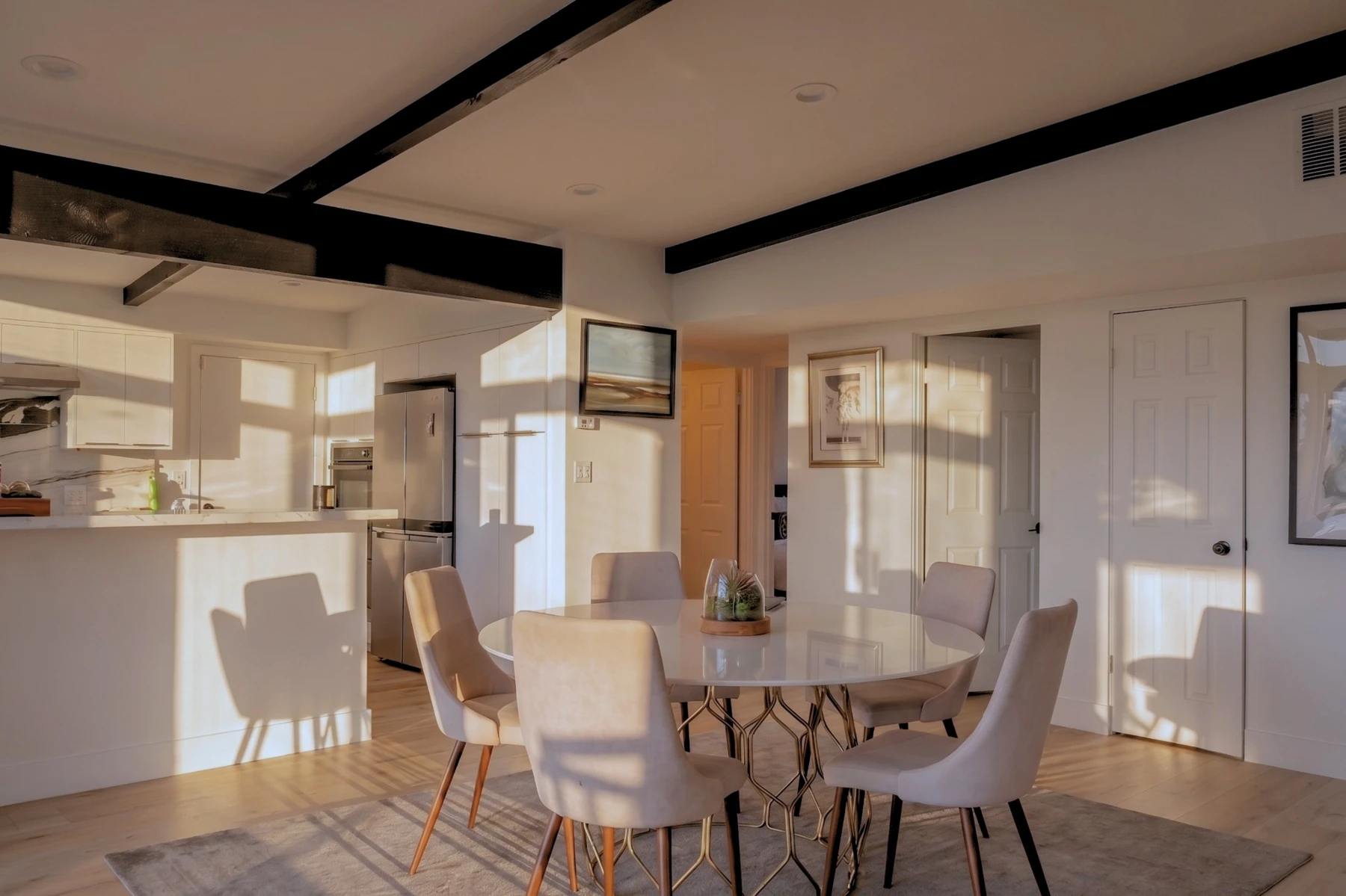 Kitchen & dining